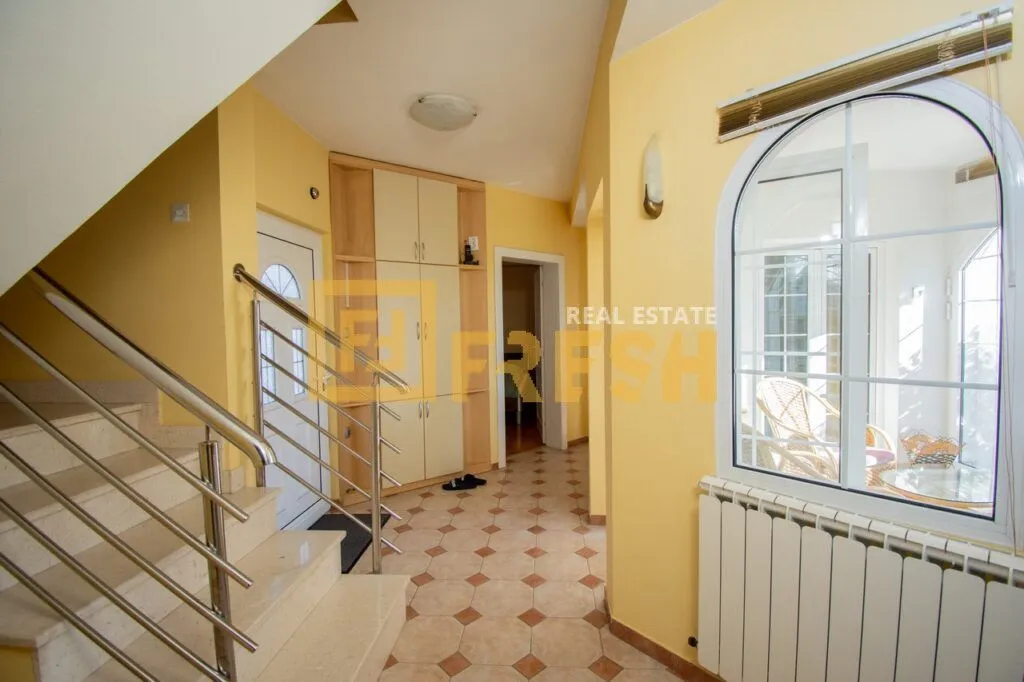 Rent, house, 140m², Dahna, Podgorica