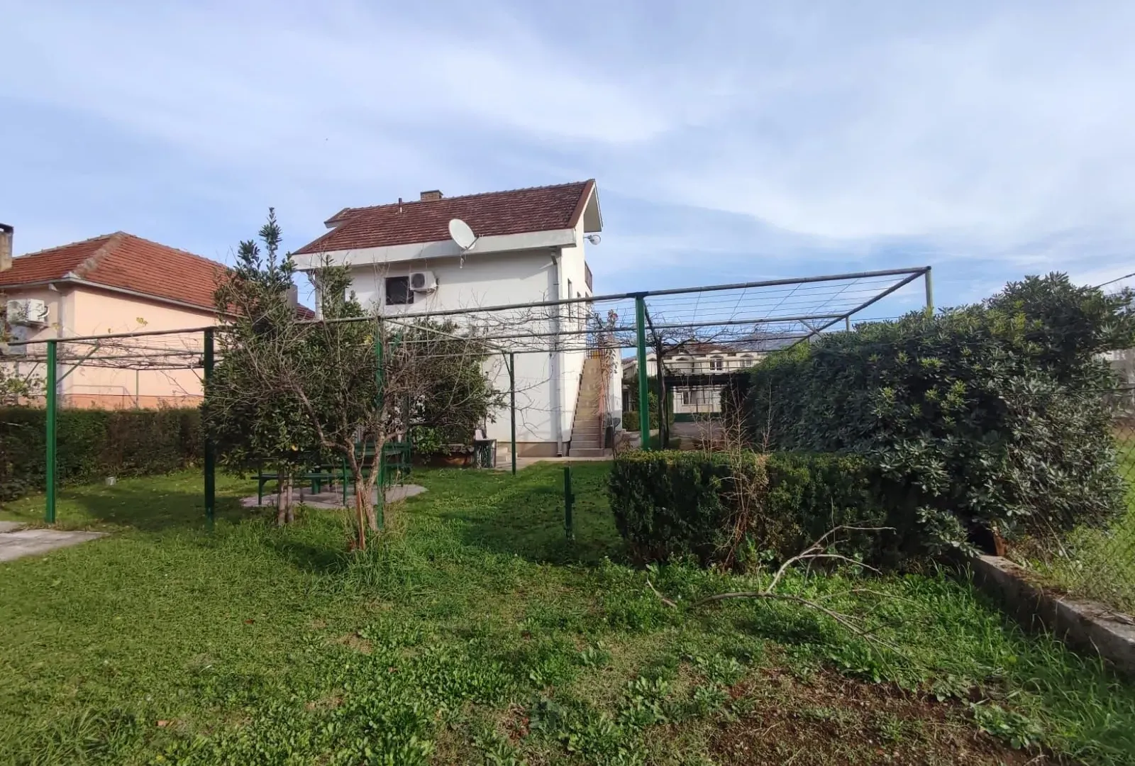 Rent, house, 200m², Zagorič, Podgorica