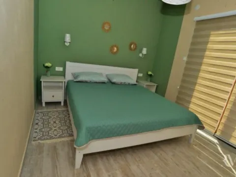 Izdavanje, kuća, 110m², Lješevići, Kotor - image 12