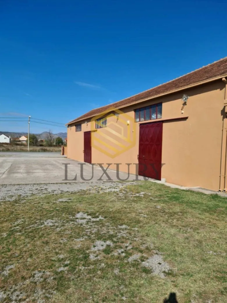 Rent, office space, 190m², Zeta, Podgorica