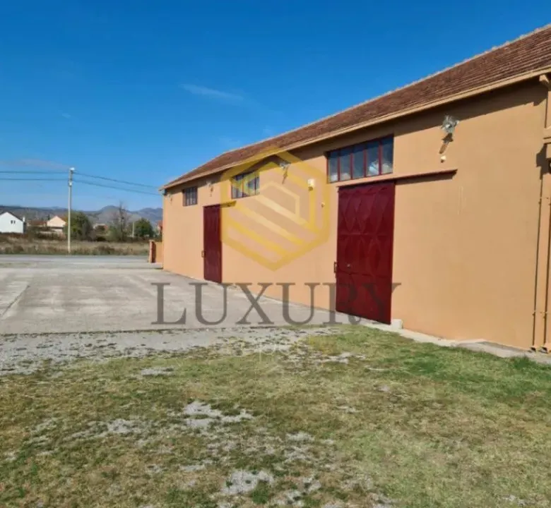 Izdavanje, poslovni prostor, 190m², Zeta, Podgorica