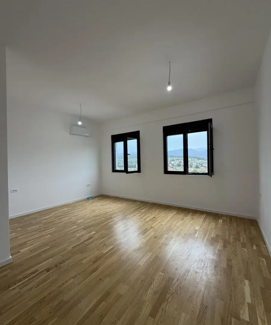 Rent, office space, 261m², Stari Aerodrom, Podgorica