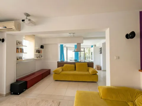 Sale, five bedroom apartment, 111m², Bečići, Budva - image 3