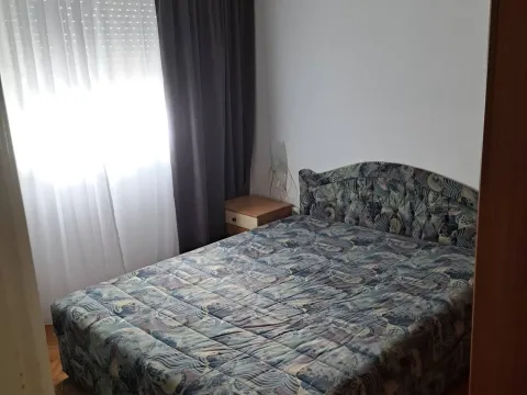 Izdavanje, trosoban stan, 103m², Blok 5, Podgorica - image 8