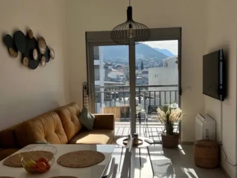 Izdavanje, jednosoban stan, 42m², Pod Kuk, Tivat - image 2