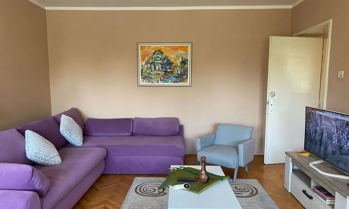 Izdavanje, dvosoban stan, 90m², Savski Venac, Beograd