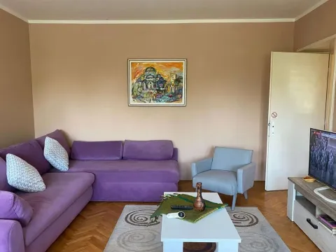 Izdavanje, dvosoban stan, 90m², Savski Venac, Beograd