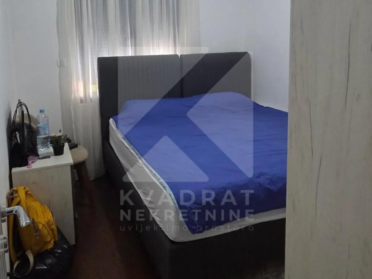 Prodaja, trosoban stan, 66m², Krivi Most, Podgorica