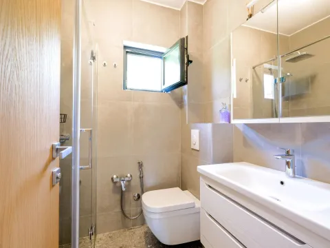 Prodaja, trosoban stan, 77m², Centar, Tivat - image 9