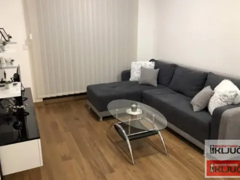 Izdavanje, jednosoban stan, 40m², Centar, Novi Sad