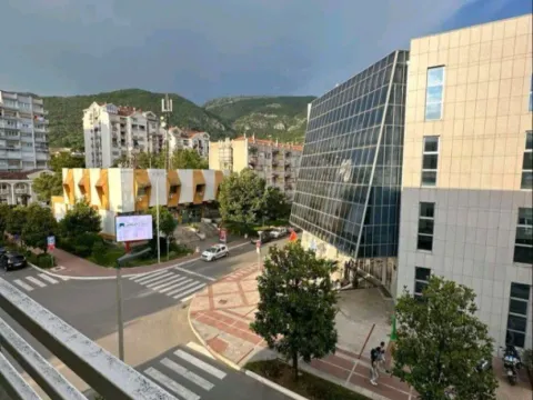 Izdavanje, dvosoban stan, 63m², Centar, Tivat - image 7