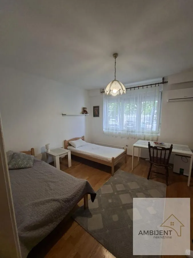 Izdavanje, jednosoban stan, 30m², Stari Grad, Beograd