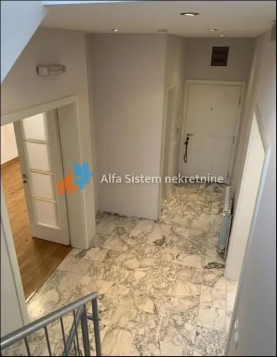 Rent, house, 220m², Senjak, Beograd