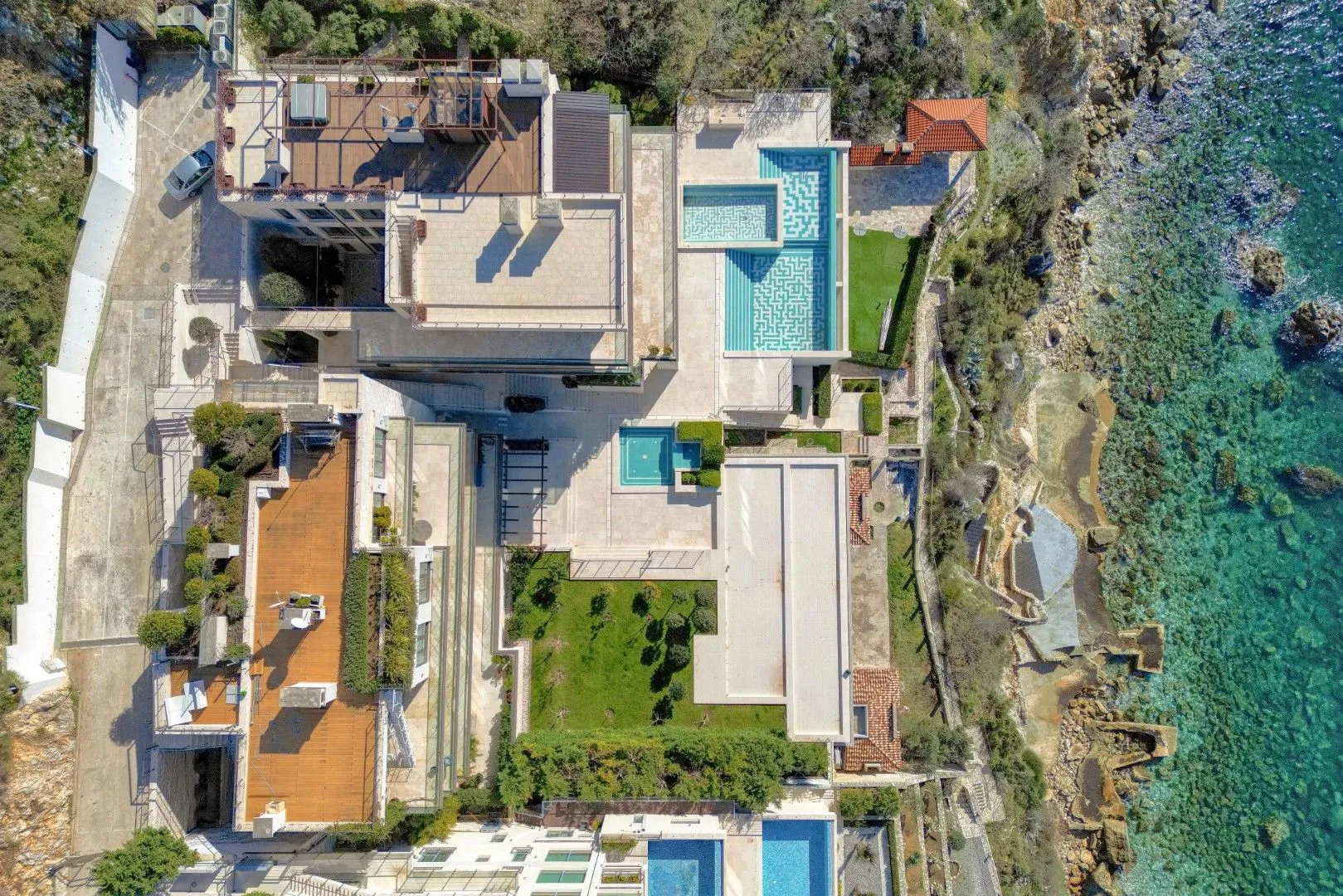 Sale, two bedroom apartment, 131m², Rijeka Reževići, Budva