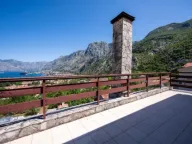 Sale, house, 450m², Škaljari, Kotor - image 9