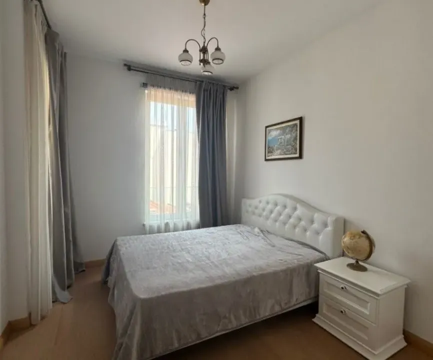 Izdavanje, dvosoban stan, 77m², Budva, Crna Gora