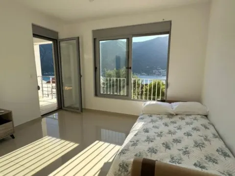 Sale, one bedroom apartment, 52m², Dobrota, Kotor