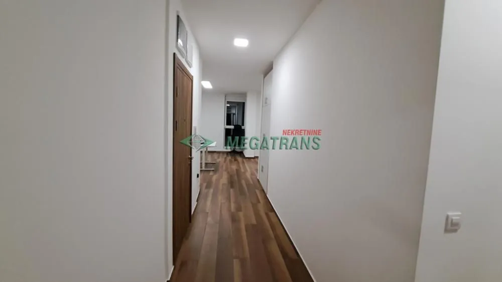 Izdavanje, četvorosoban stan, 100m², Novi Sad Sve Podlokacije, Novi Sad