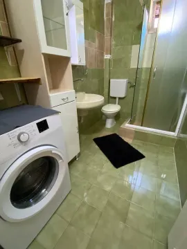 Rent, three bedroom apartment, 80m², Budva, Crna Gora - image 11