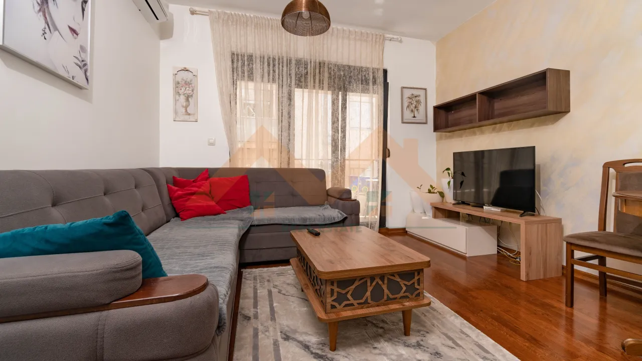 Izdavanje, dvosoban stan, 58m², Ljubović, Podgorica
