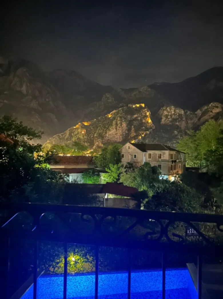 Rent, one bedroom apartment, 49m², Škaljari, Kotor