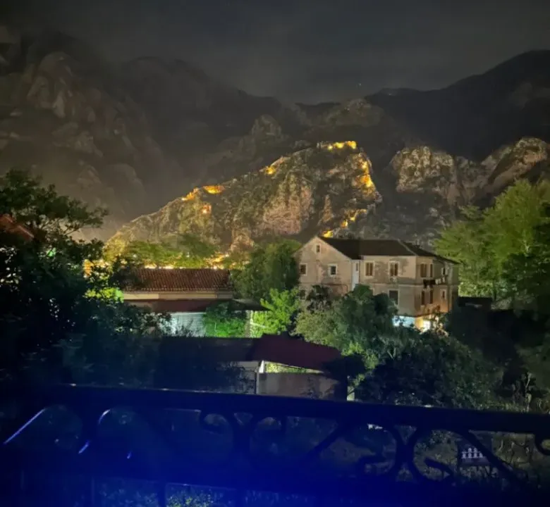 Rent, one bedroom apartment, 49m², Škaljari, Kotor