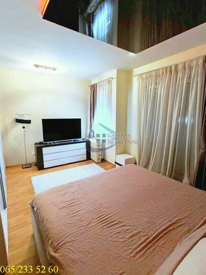 Sale, four bedroom apartment, 270m², Skojevsko Naselje, Beograd