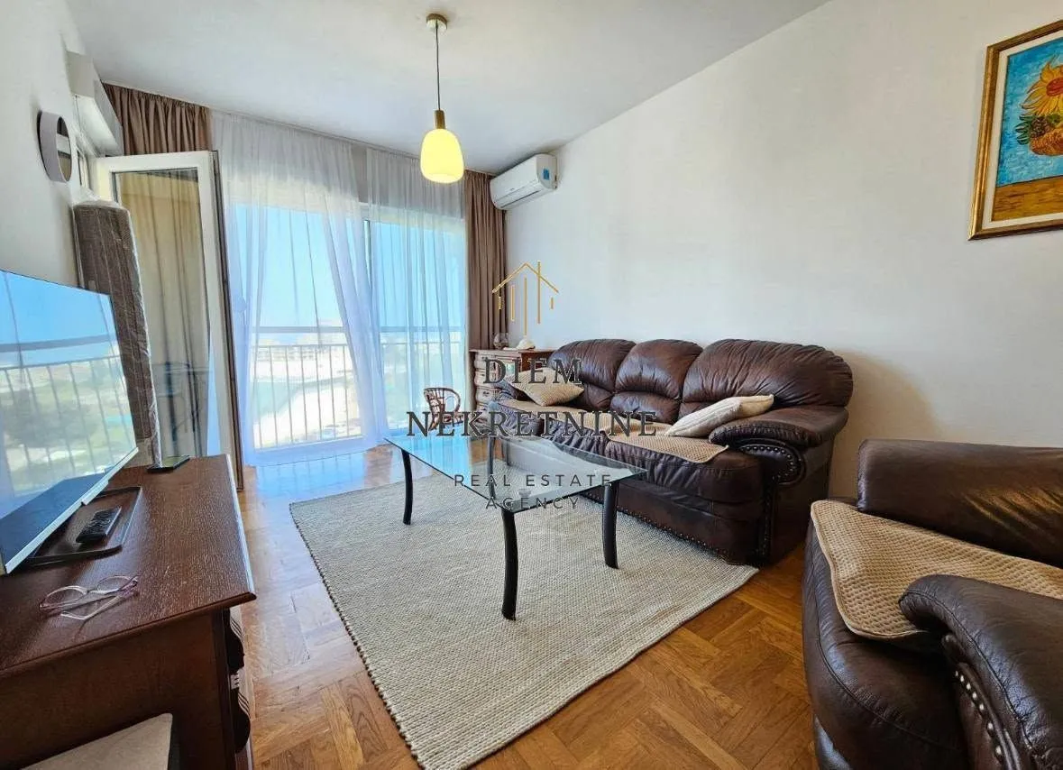 Izdavanje, jednosoban stan, 45m², Centar, Bar