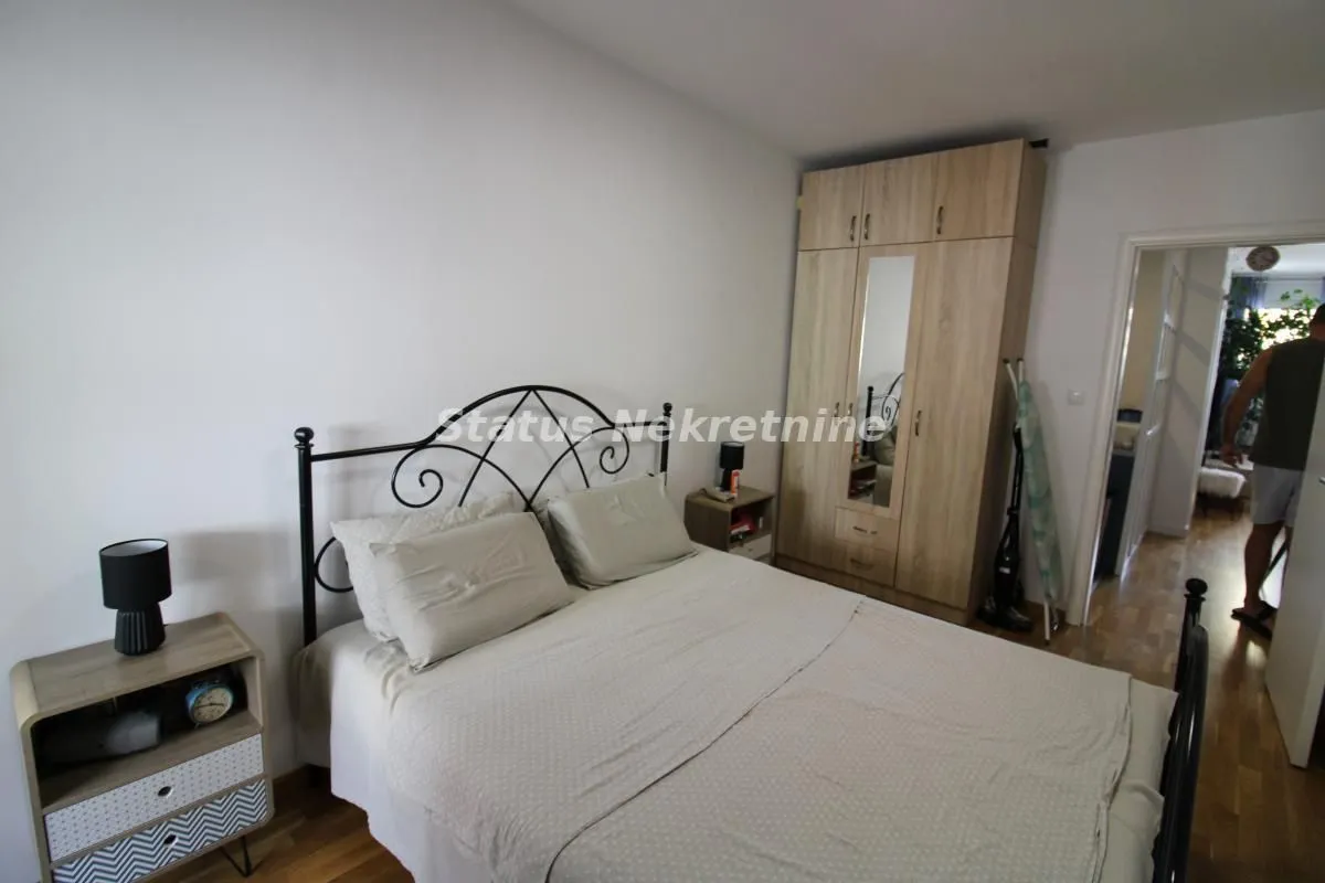 Prodaja, trosoban stan, 59m², Petrovaradin, Novi Sad