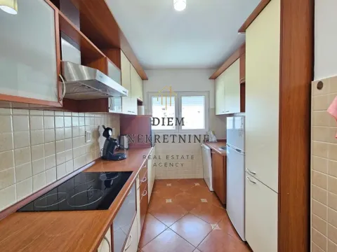 Rent, three bedroom apartment, 120m², Centar, Bar - image 13