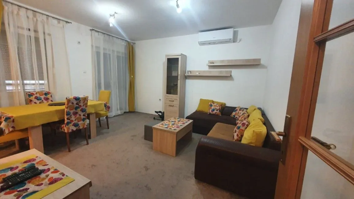 Izdavanje, dvosoban stan, 63m², Blok 9, Podgorica