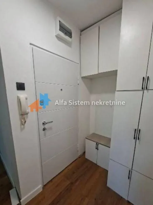 Izdavanje, trosoban stan, 56m², Autokomanda, Voždovac Sve Podlokacije