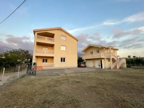 Prodaja, kuća, 405m², Bar, Crna Gora