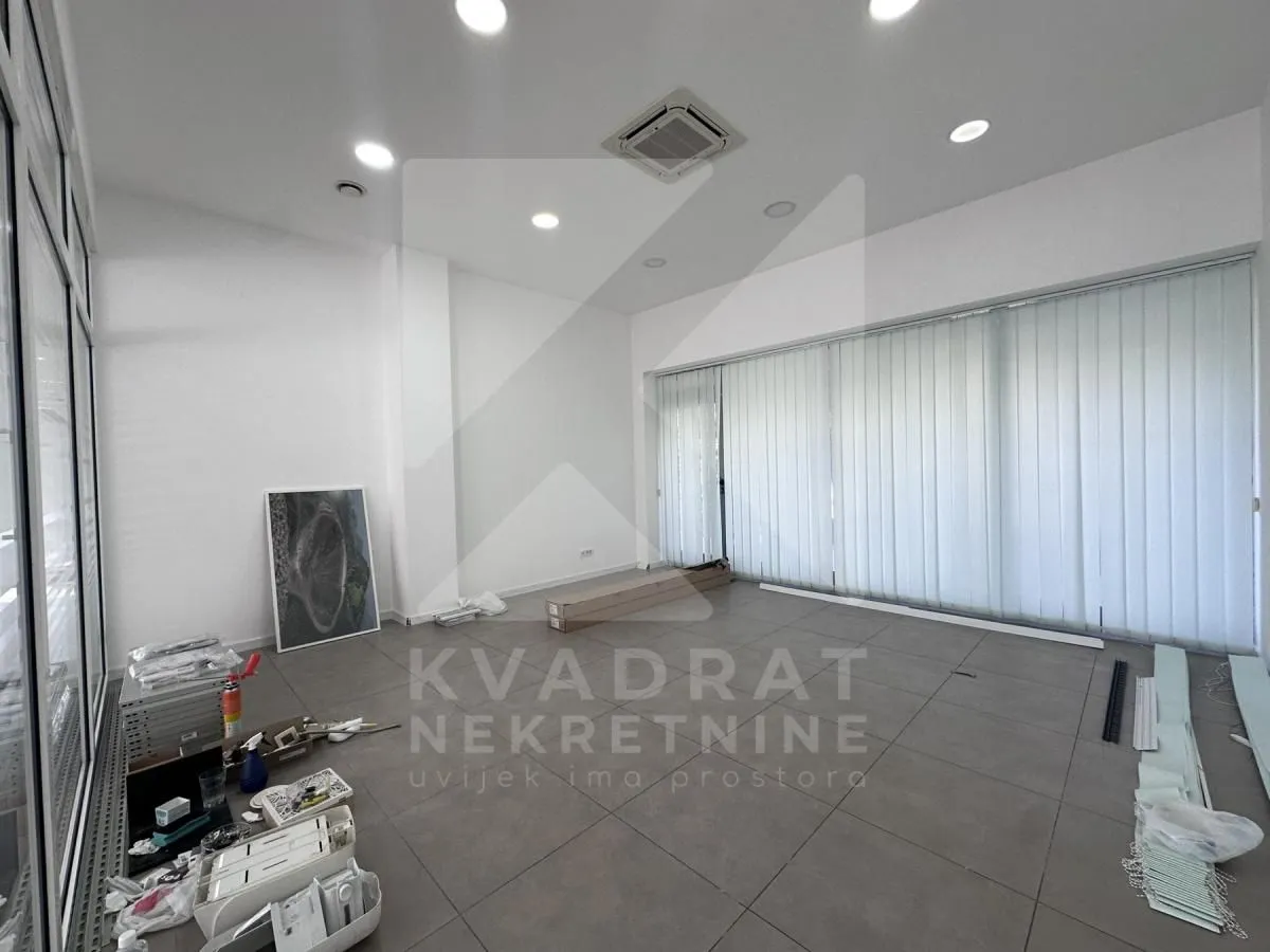 Rent, office space, 362m², Ljubović, Podgorica