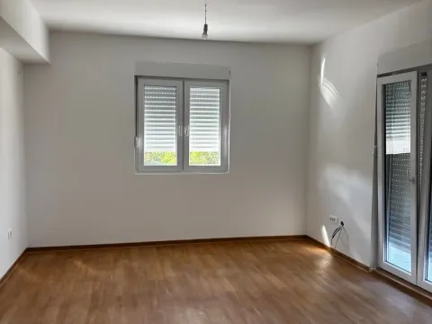 Izdavanje, dvosoban stan, 59m², Zabjelo, Podgorica - image 7