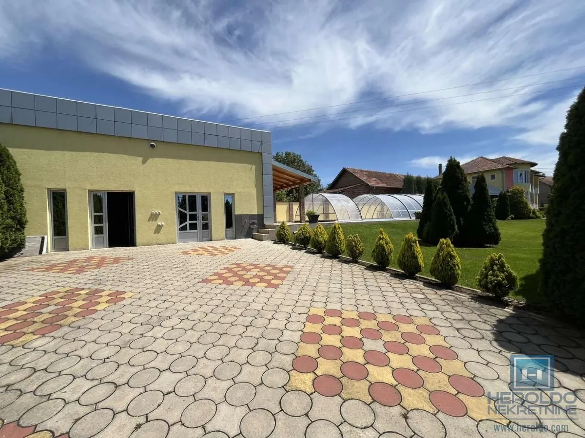 Prodaja, kuća, 302m², Vinorača, Jagodina