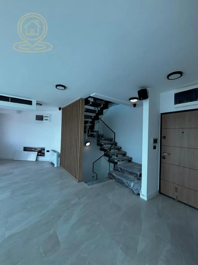 Rent, office space, 472m², Medijana, Niš