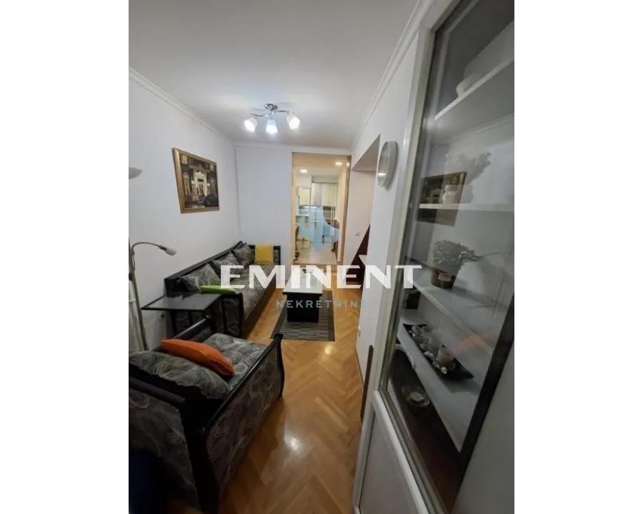 Izdavanje, dvosoban stan, 47m², Slavija, Vračar Sve Podlokacije