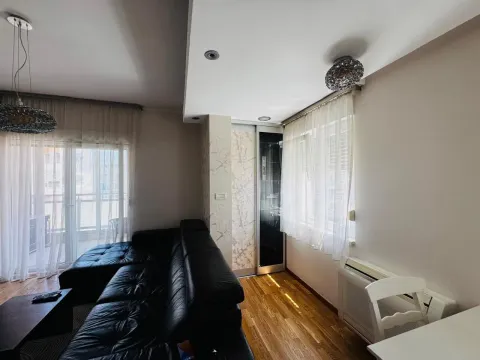 Prodaja, dvosoban stan, 69m², City Kvart, Podgorica - image 4