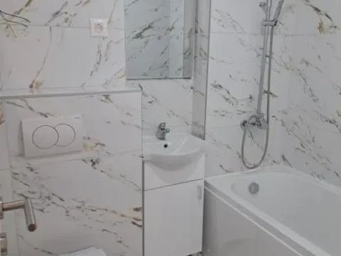 Prodaja, trosoban stan, 93m², Blok 5, Podgorica - image 13