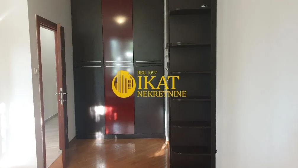 Izdavanje, trosoban stan, 104m², Vračar Hram, Vračar Sve Podlokacije