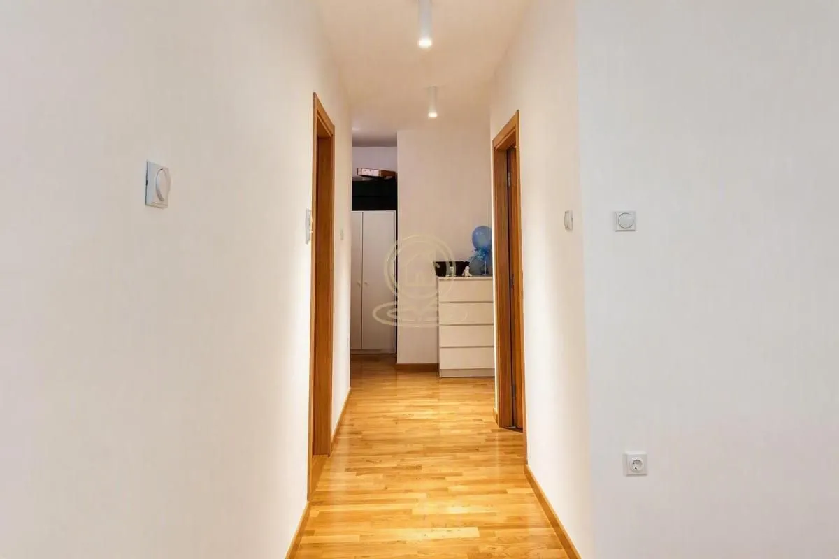 Sale, two bedroom apartment, 68m², Medijana, Niš
