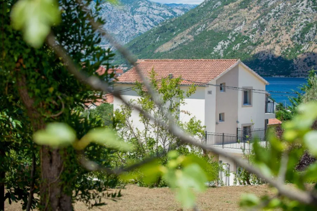 Sale, house, 240m², Donji Stoliv, Kotor