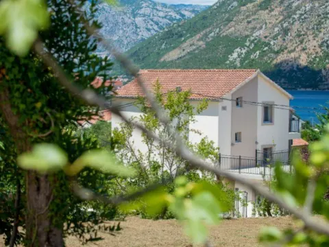 Sale, house, 240m², Donji Stoliv, Kotor - image 2