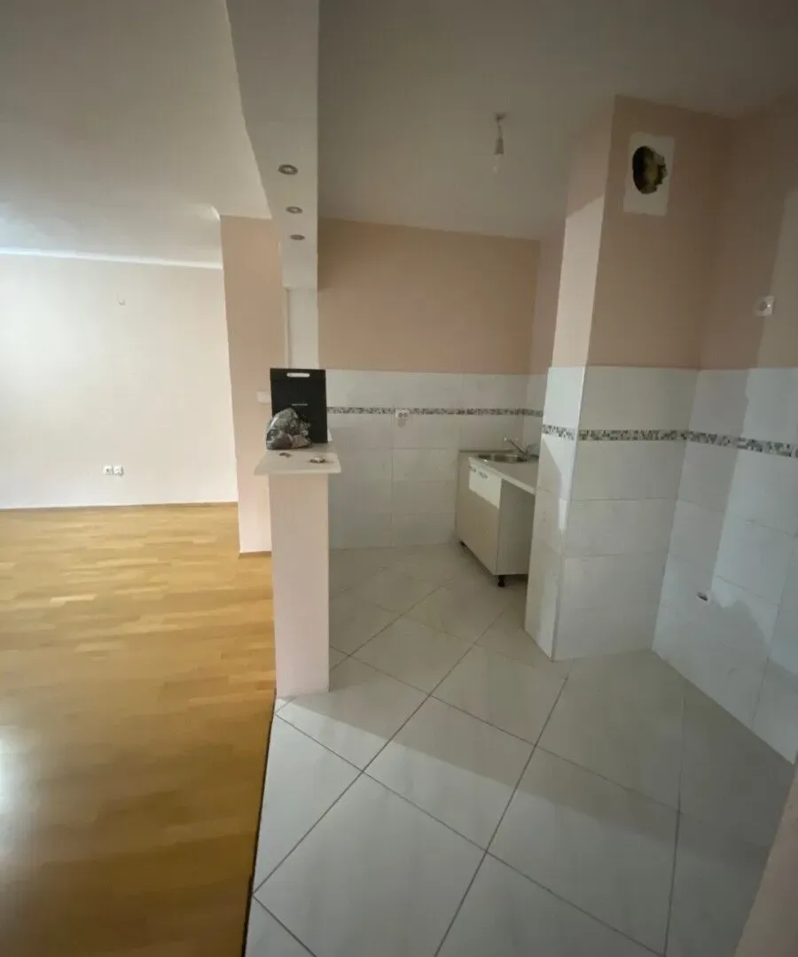 Izdavanje, dvosoban stan, 69m², Ljubović, Podgorica