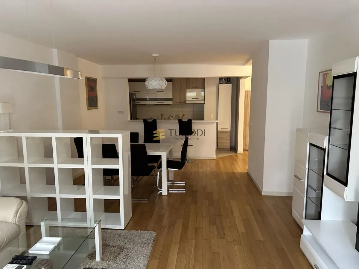 Izdavanje, dvosoban stan, 65m², Novi Beograd Blok 67, Novi Beograd Sve Podlokacije