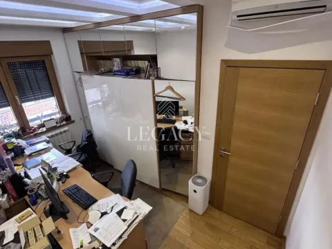 Izdavanje, četvorosoban stan, 140m², Šumice, Beograd - image 7