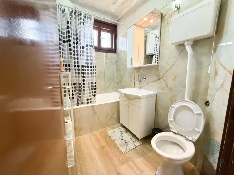 Izdavanje, trosoban stan, 95m², Tuški Put, Podgorica - image 13