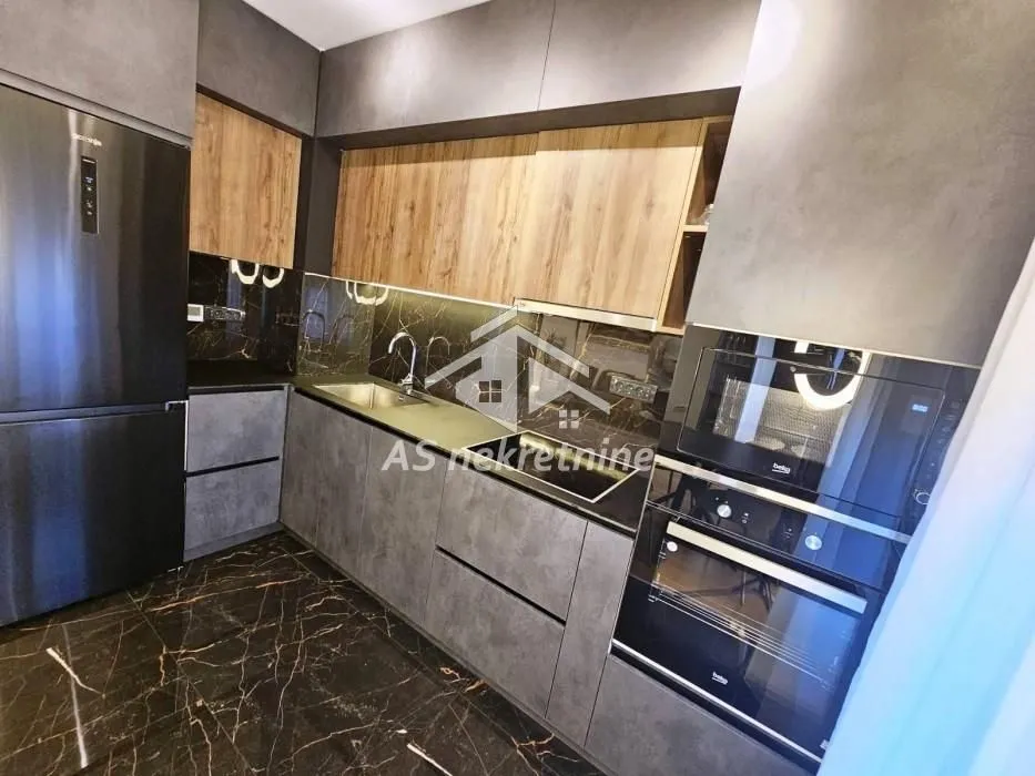 Izdavanje, trosoban stan, 74m², Lekino Brdo, Voždovac Sve Podlokacije