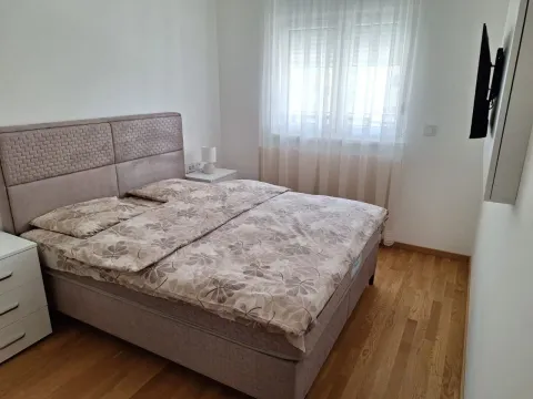 Izdavanje, jednosoban stan, 50m², Stari Aerodrom, Podgorica - image 19